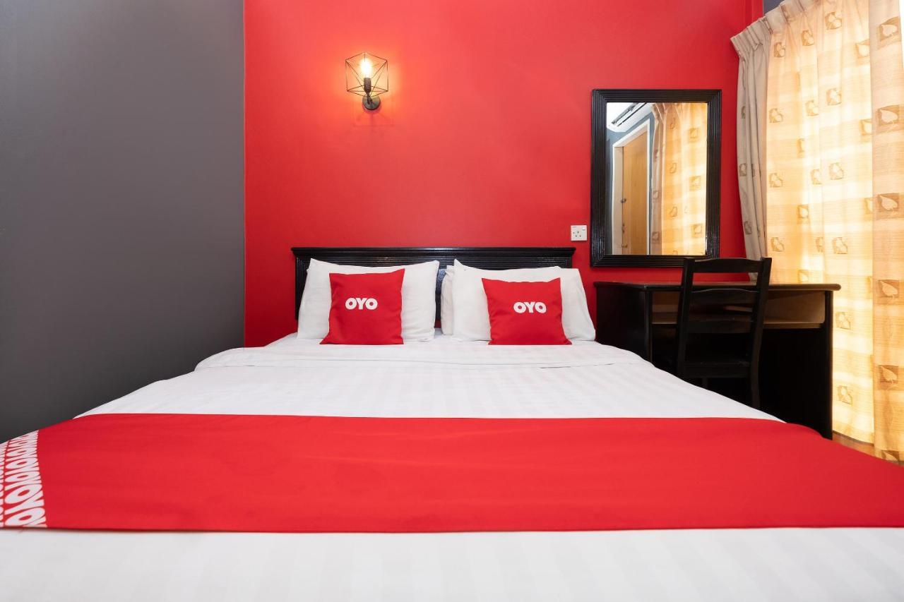 Oyo 90050 V Hotel Teluk Intan Eksteriør bilde