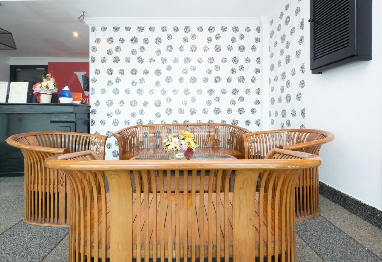 Oyo 90050 V Hotel Teluk Intan Eksteriør bilde