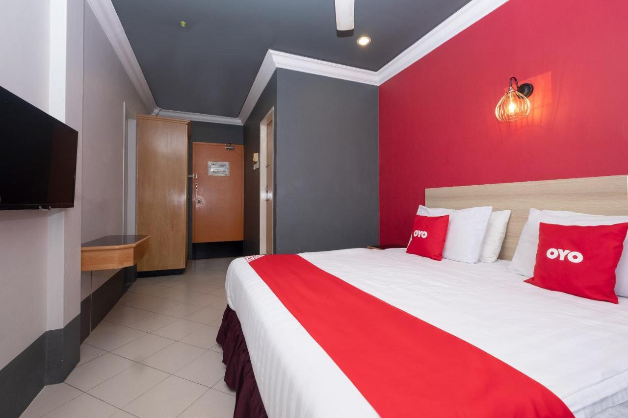 Oyo 90050 V Hotel Teluk Intan Eksteriør bilde