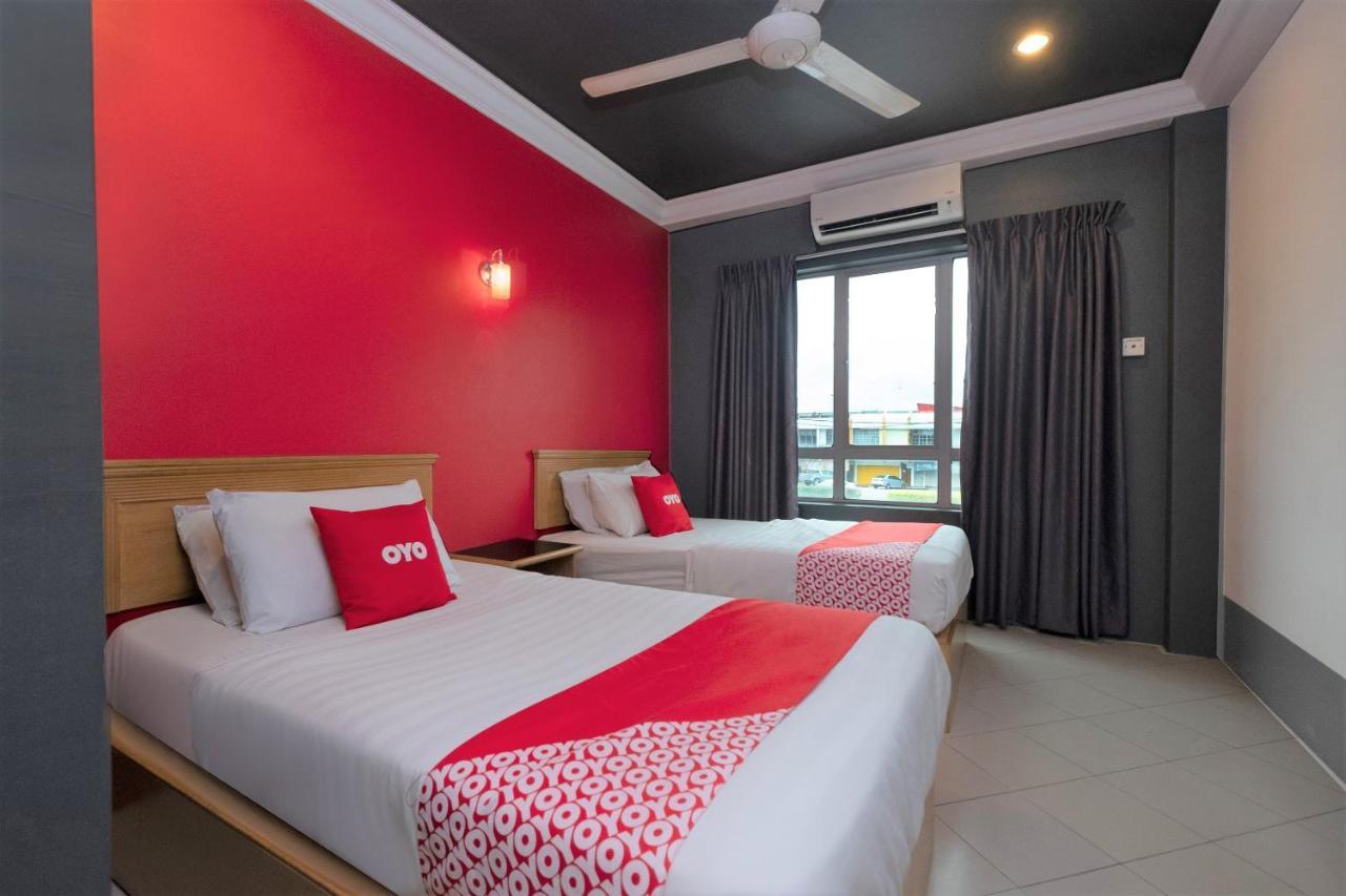 Oyo 90050 V Hotel Teluk Intan Eksteriør bilde