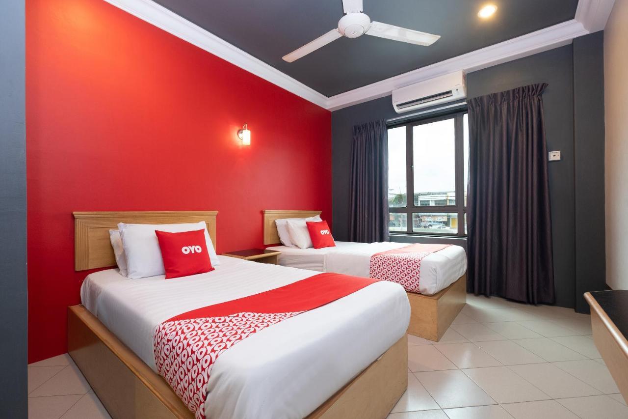 Oyo 90050 V Hotel Teluk Intan Eksteriør bilde