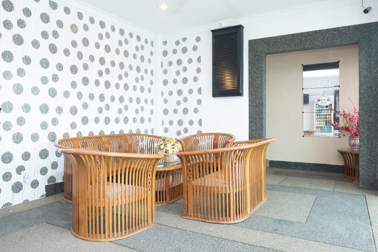 Oyo 90050 V Hotel Teluk Intan Eksteriør bilde