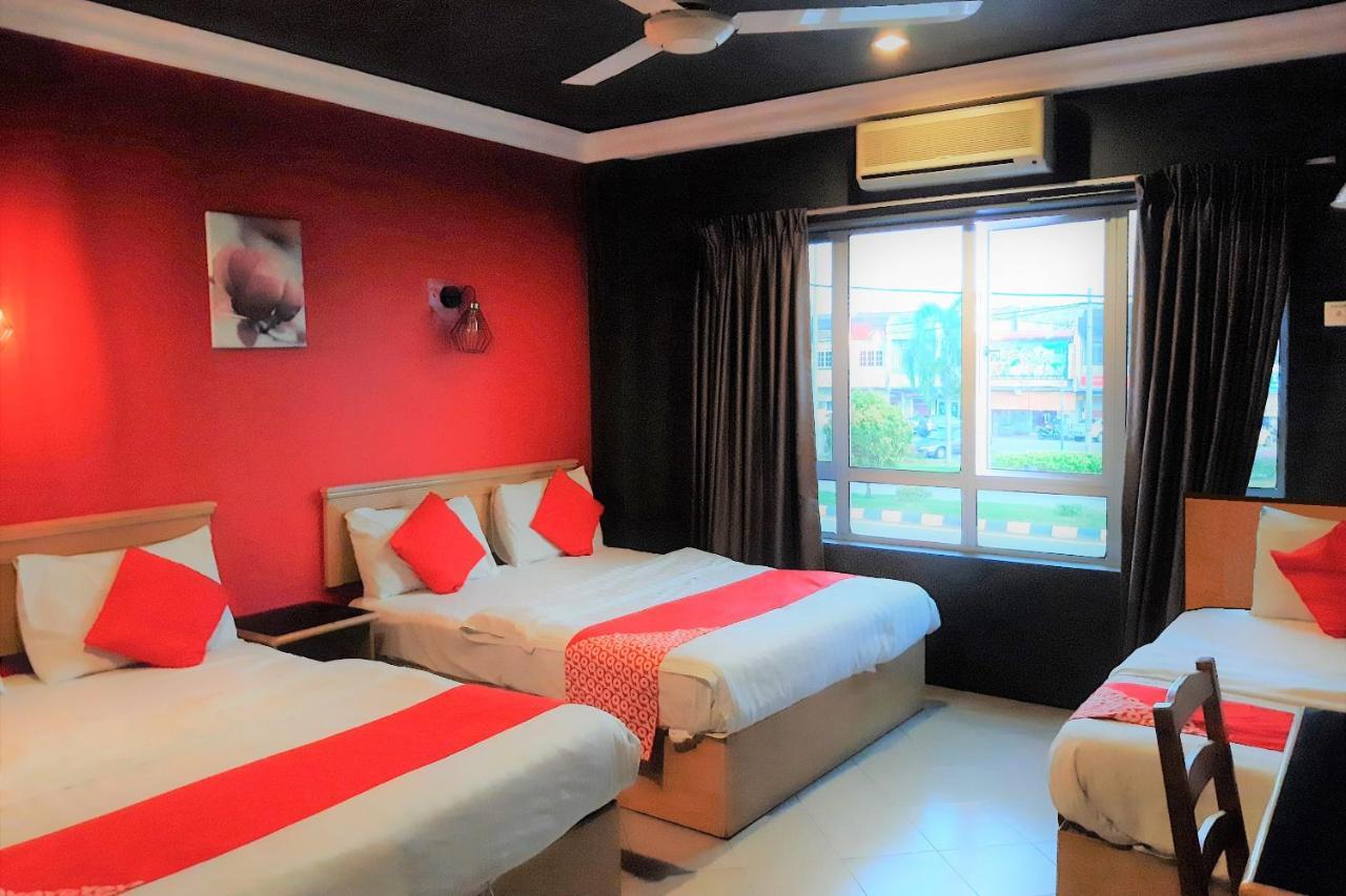 Oyo 90050 V Hotel Teluk Intan Eksteriør bilde