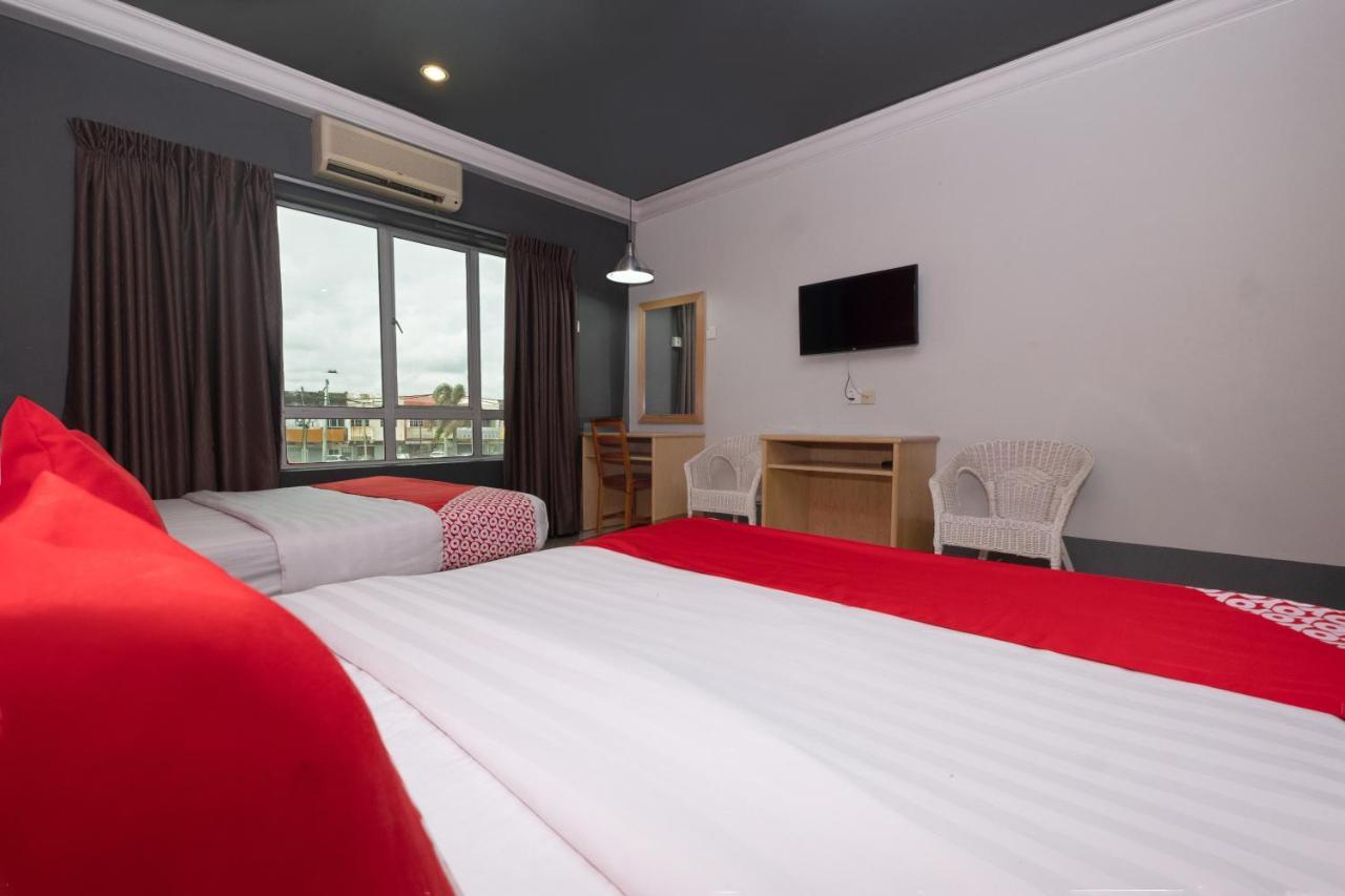 Oyo 90050 V Hotel Teluk Intan Eksteriør bilde