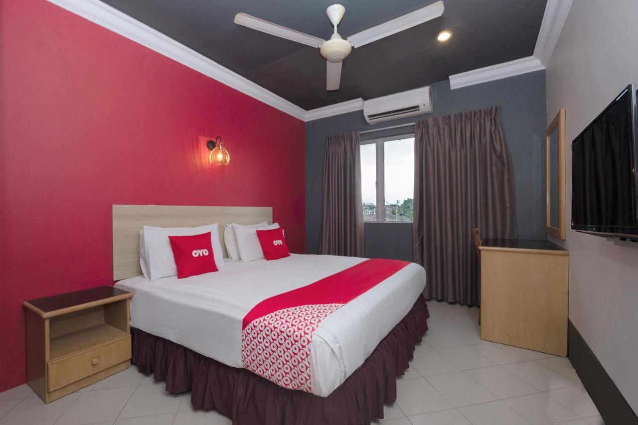 Oyo 90050 V Hotel Teluk Intan Eksteriør bilde