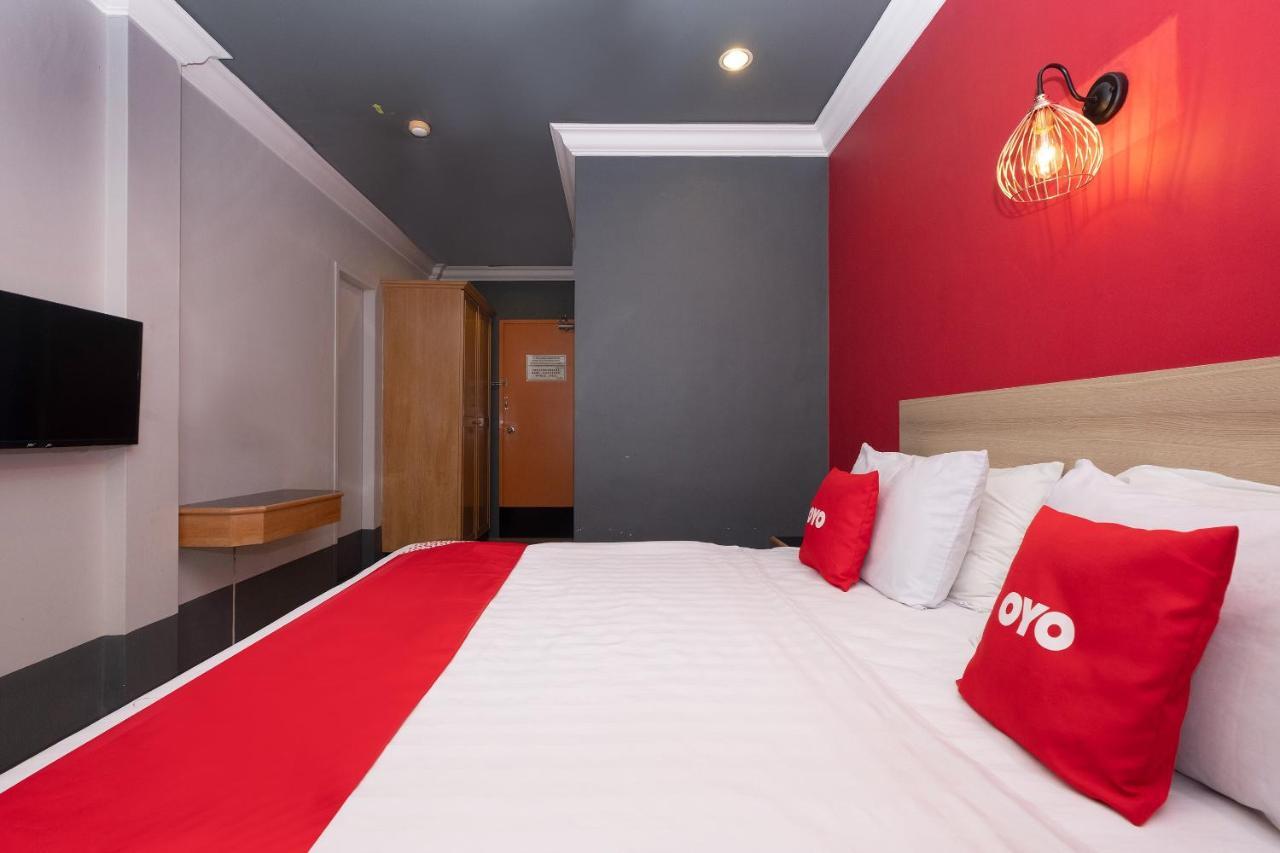 Oyo 90050 V Hotel Teluk Intan Eksteriør bilde