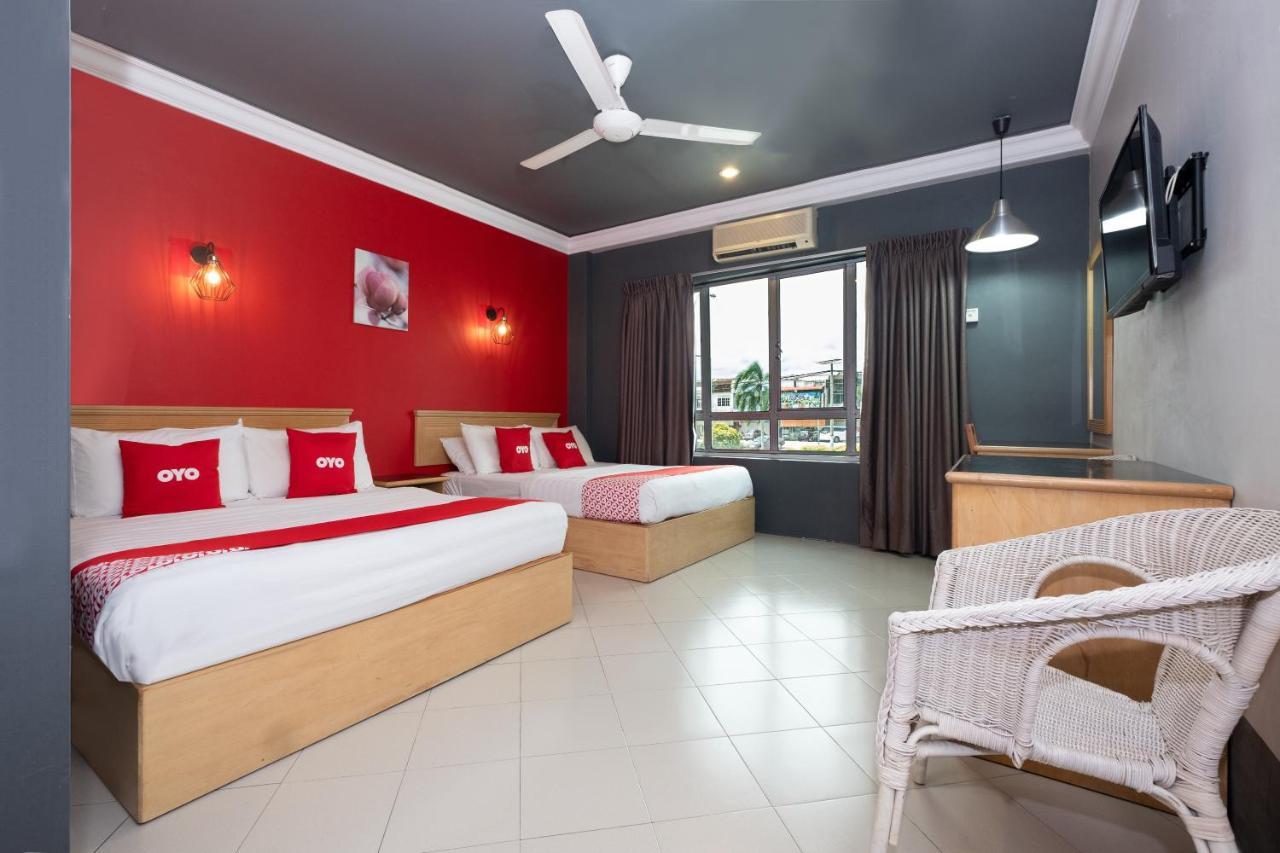 Oyo 90050 V Hotel Teluk Intan Eksteriør bilde