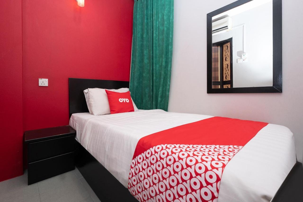 Oyo 90050 V Hotel Teluk Intan Eksteriør bilde