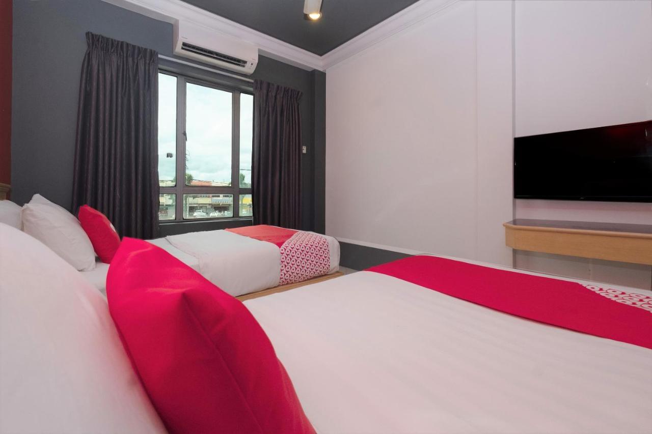 Oyo 90050 V Hotel Teluk Intan Eksteriør bilde