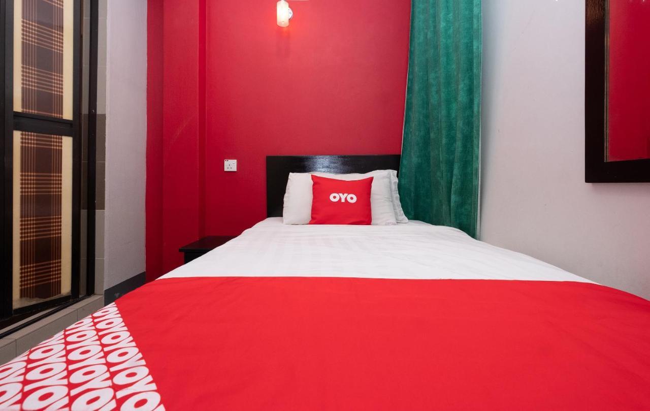 Oyo 90050 V Hotel Teluk Intan Eksteriør bilde